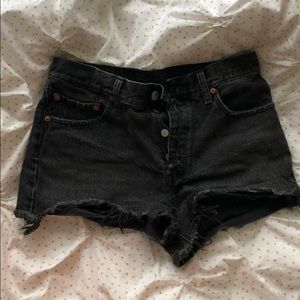 Black Levi’s shorts